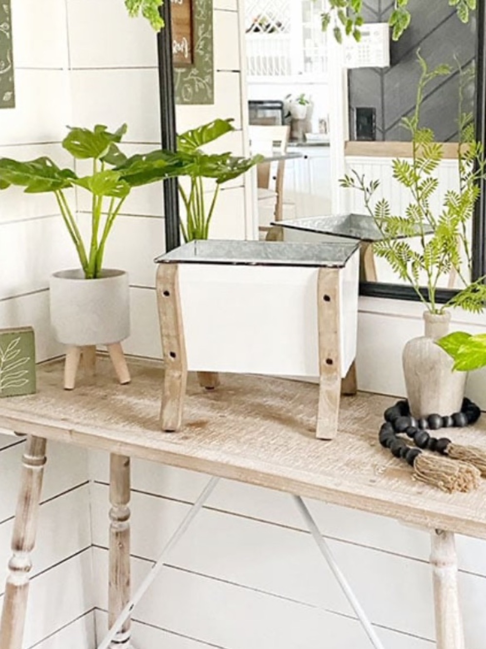 Decor Steals Vintage Inspired Fatmhouse White Enamel Decorative Planter Wood NIB